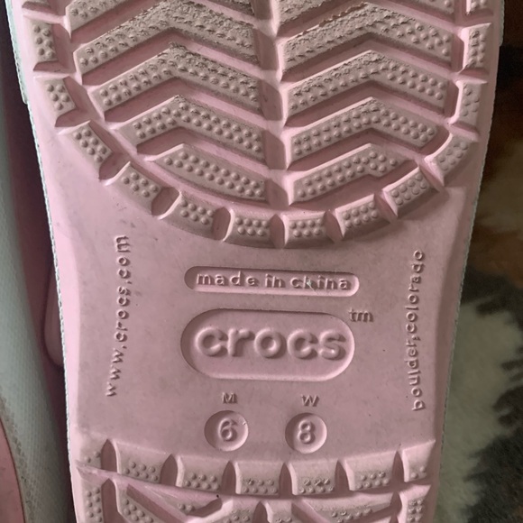 Pink crocs - Picture 8 of 8